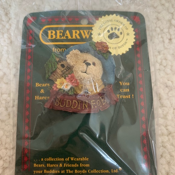 Boyd Bear Pin Lot - 7 new pins in packaging - Picture 2 of 14